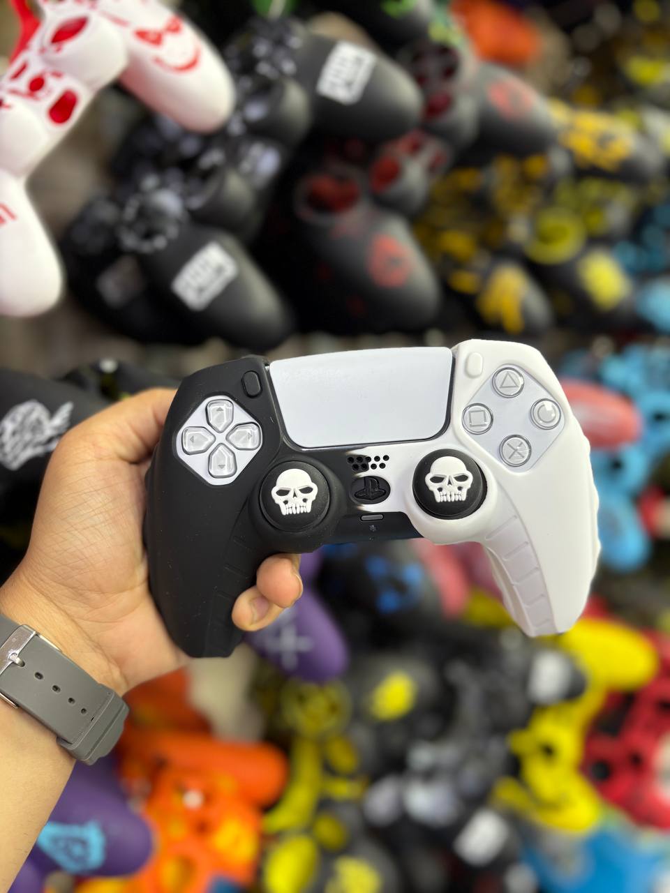 کاور دسته اورجینال Ps5 ضد عرق/ضد ضربهدو عدد سر آنالوگ ZX (مشکی&سفید)