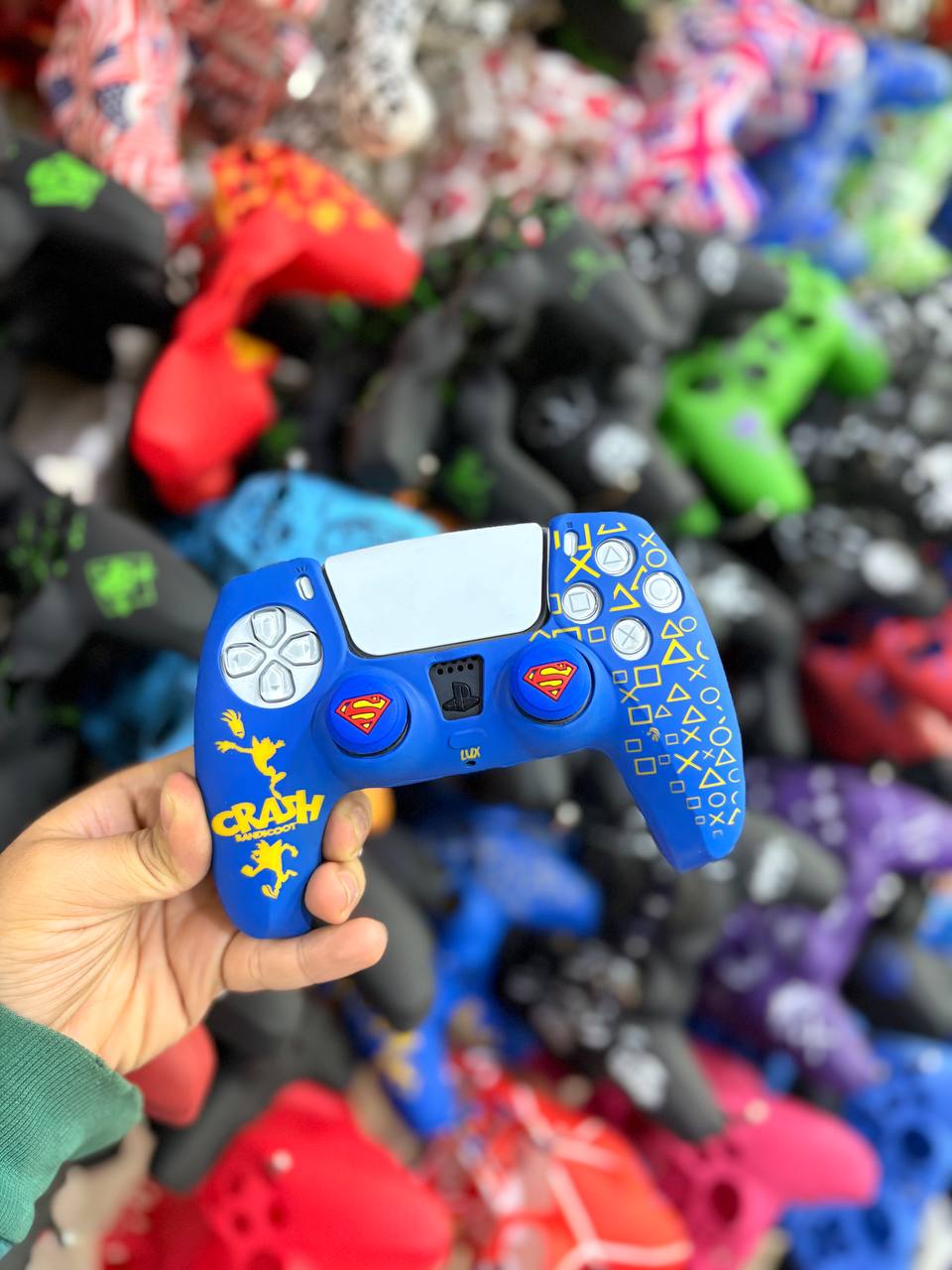 کاور دسته سیلیکونی Ps5دو عدد سر آنالوگ برجسته ( کراش بلو )